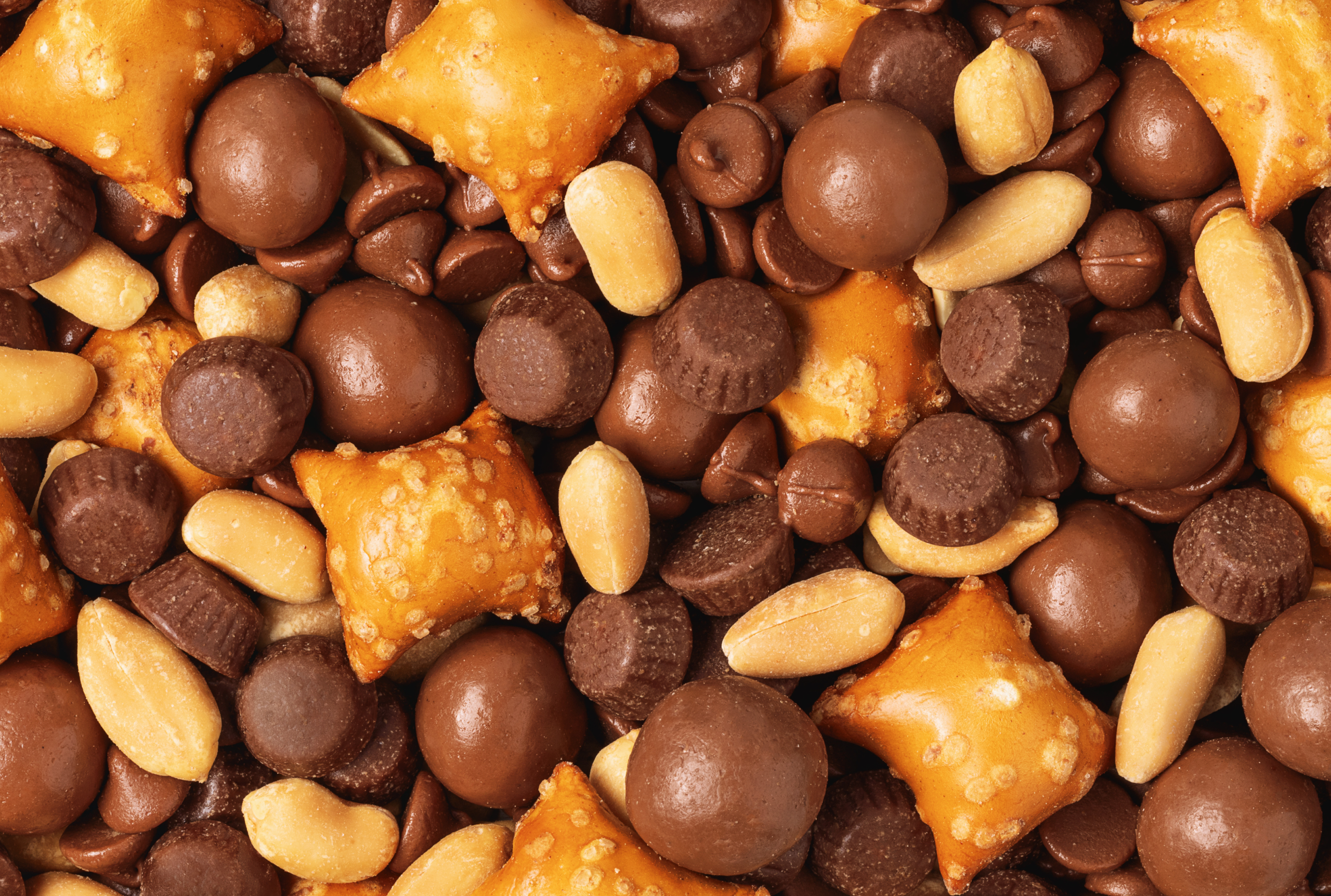 Peanut Butter & Chocolate Munch Mix I5