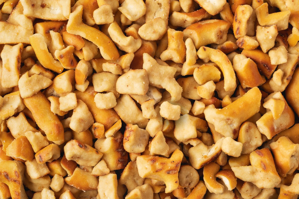 Smoky Bacon Cheddar Pretzel Pieces H1
